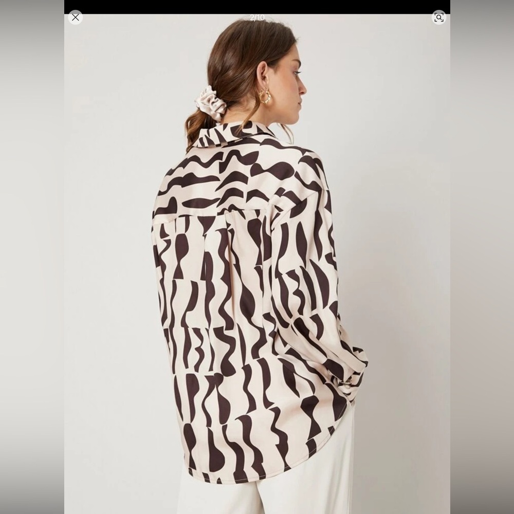Abstract Patterned Women's Top - Picture 4 of 9